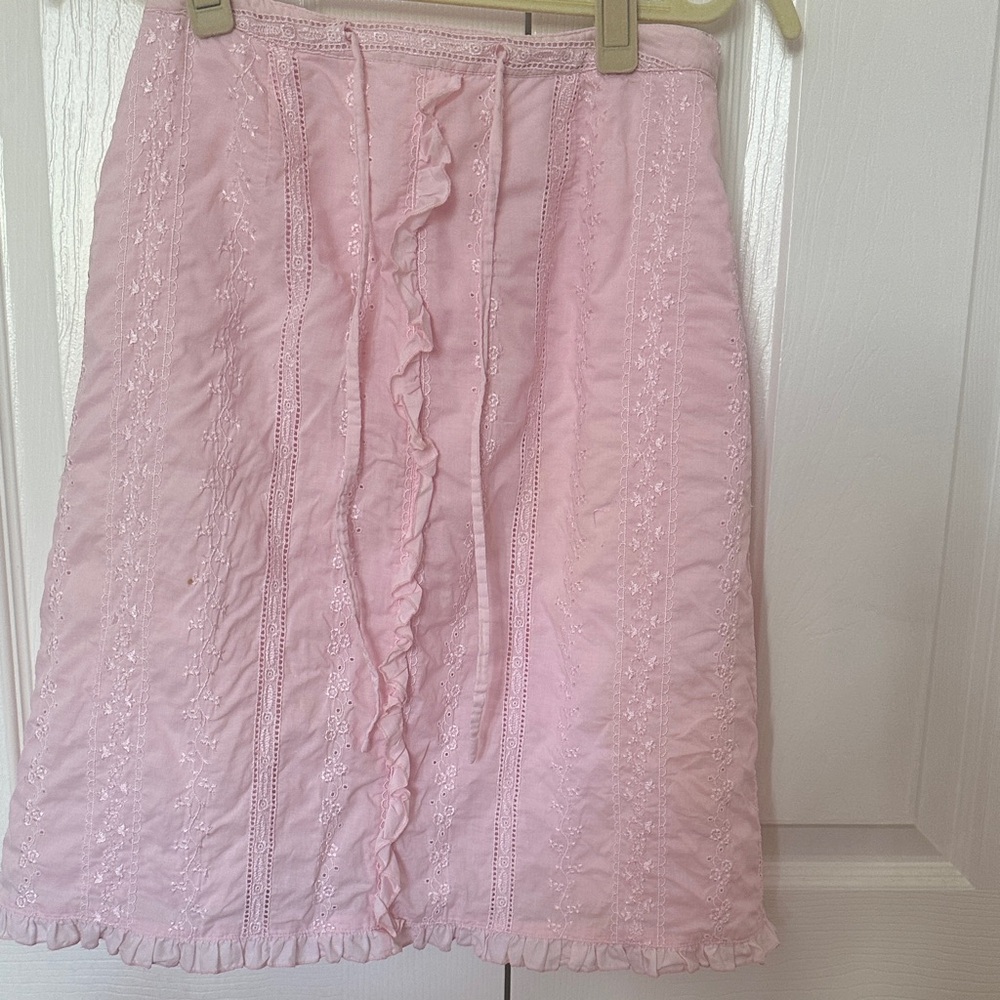 Chic Pink Pencil Skirt with Ruffles